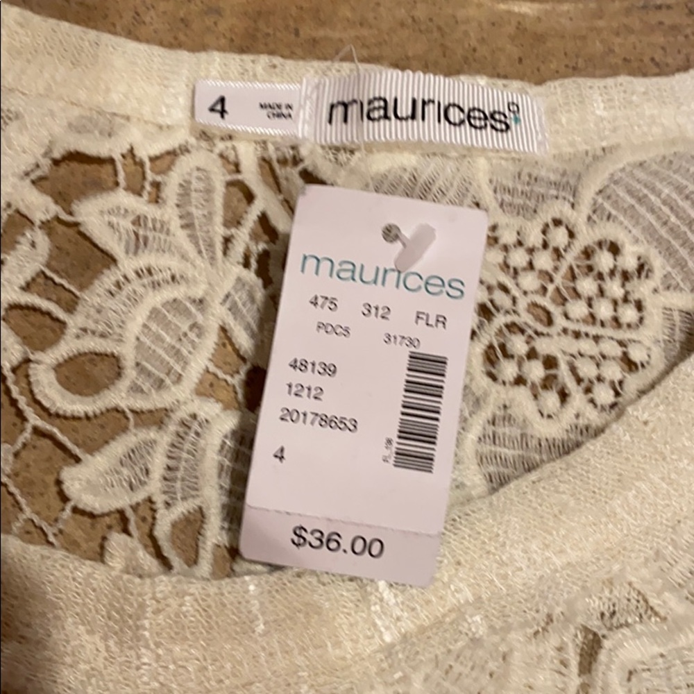Women’s Maurices shirt size 4 (plus sized) - Picture 2 of 7
